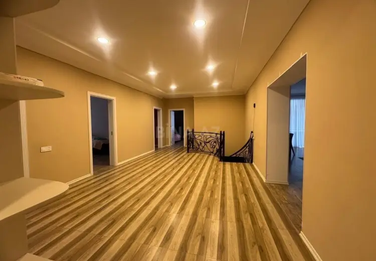 5 otaqlı mənzil Satılır, Quba