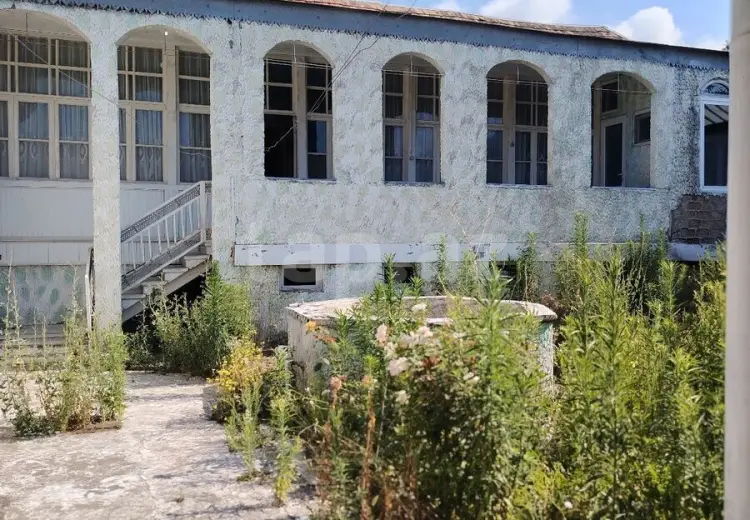 3 otaqlı mənzil , Şəki