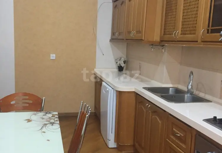 3 otaqlı mənzil , Bakı