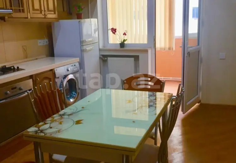 3 otaqlı mənzil , Bakı