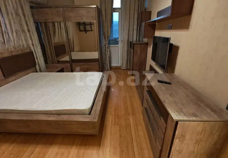 3 otaqlı mənzil , Bakı