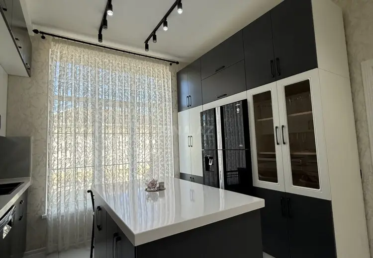 6 otaqlı mənzil Satılır, Abşeron