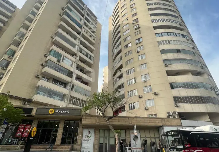 3 otaqlı mənzil , Bakı