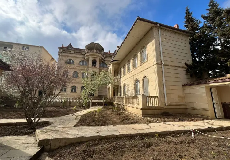 14 otaqlı mənzil Satılır, Badamdar qəs., Səbail, Bakı