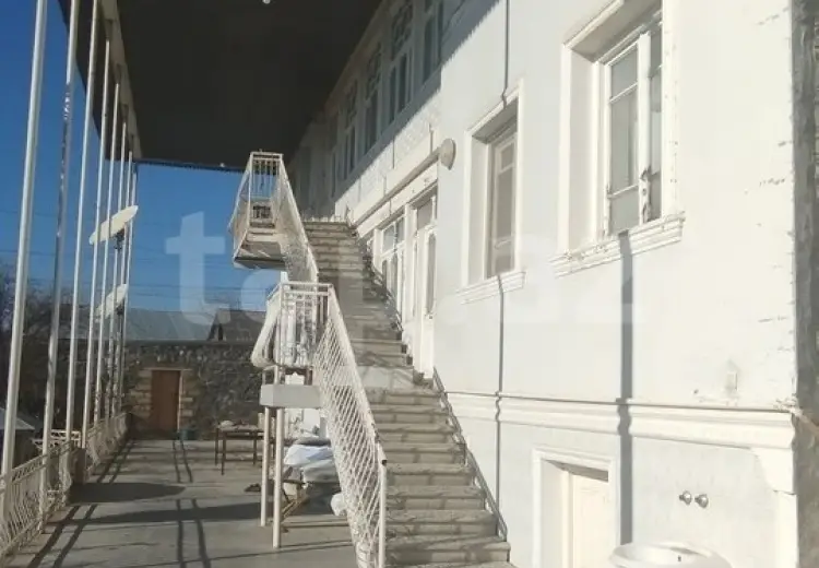 3 otaqlı mənzil , Şəki