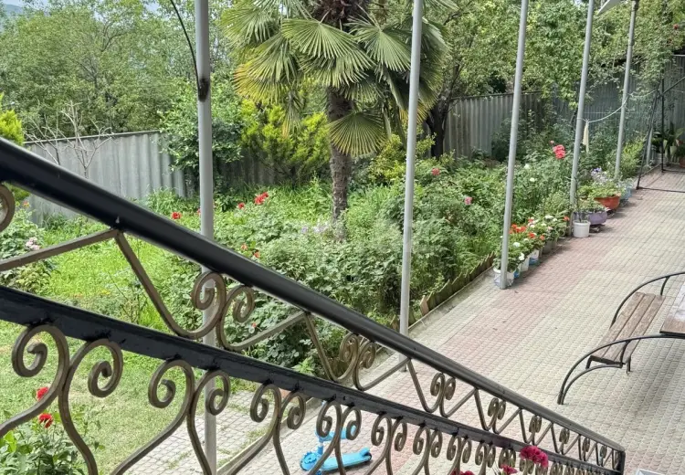 3 otaqlı mənzil , Şəki