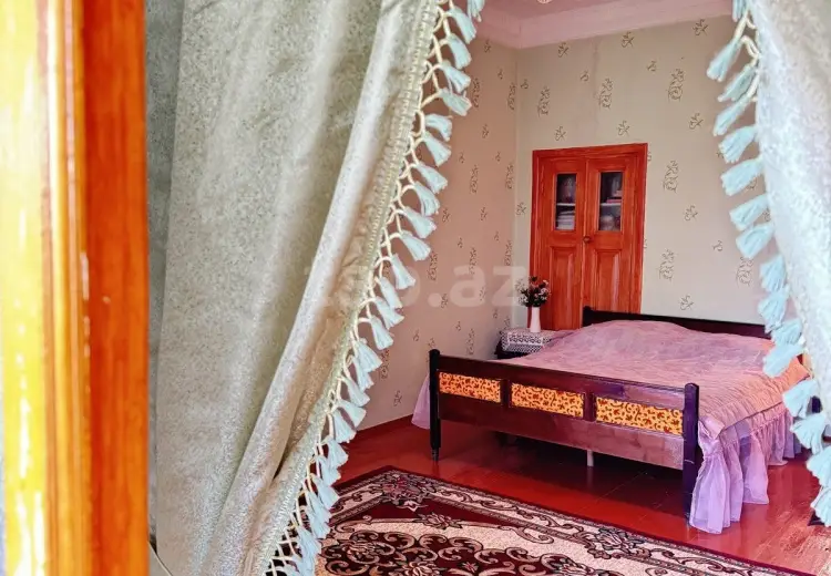 3 otaqlı mənzil , Şəki