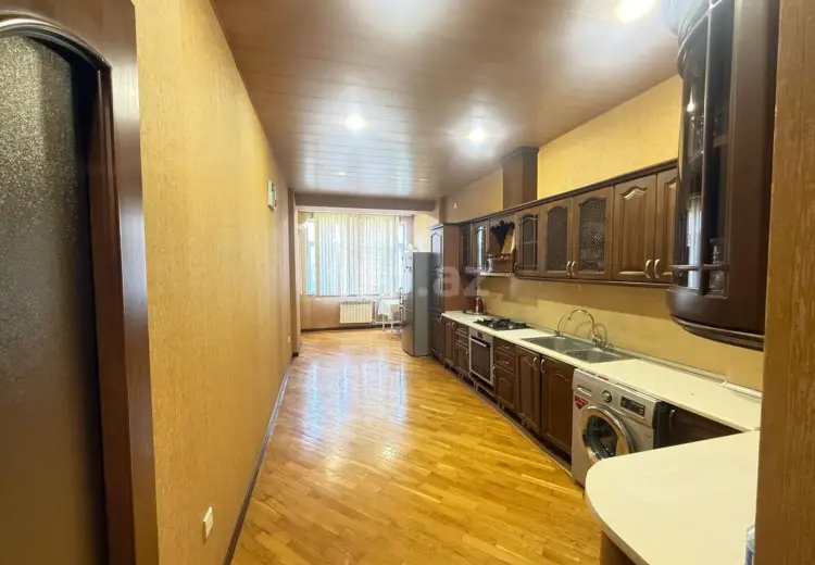 3 otaqlı mənzil , Bakı