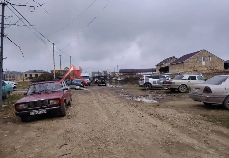 10 sot Torpaq Satılır, Xudat