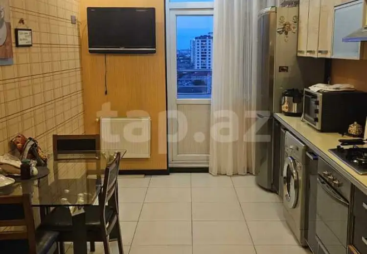 3 otaqlı mənzil , Bakı
