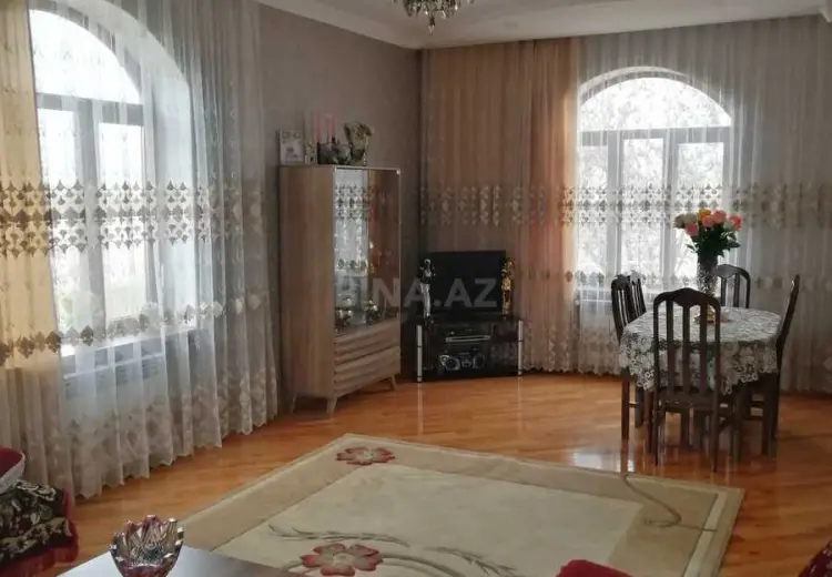 7 otaqlı mənzil Satılır, Quba