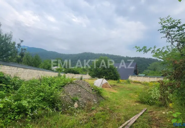 12 sot Torpaq Satılır, Qəbələ