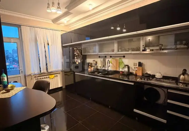 3 otaqlı mənzil , Bakı