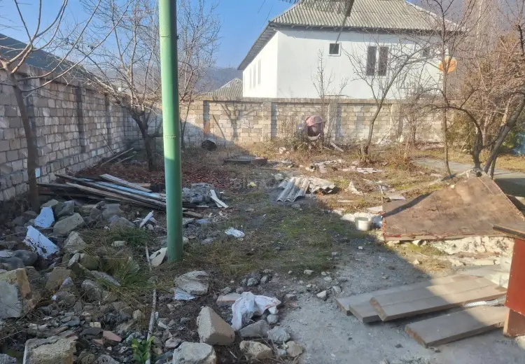 4 sot Torpaq Satılır, Qəbələ