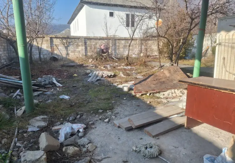 4 sot Torpaq Satılır, Qəbələ