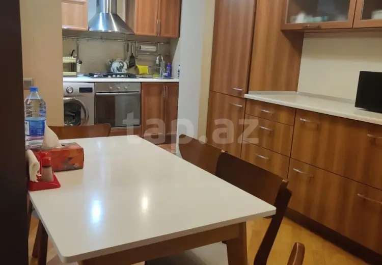 3 otaqlı mənzil Kirayə (aylıq), Bakı