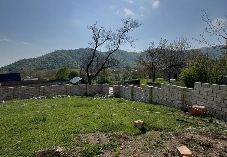 3 sot Torpaq Satılır, Qəbələ