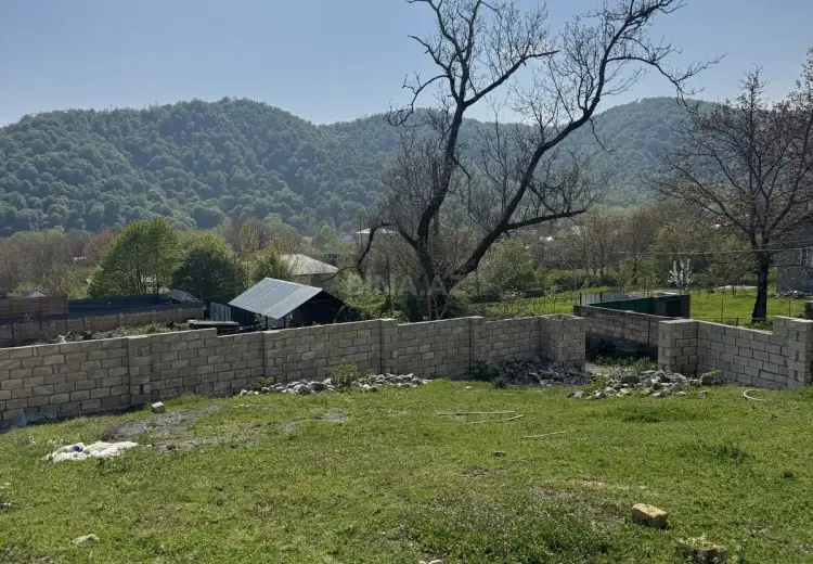 3 sot Torpaq Satılır, Qəbələ