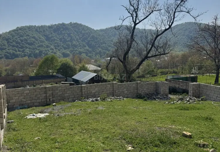 3 sot Torpaq Satılır, Qəbələ