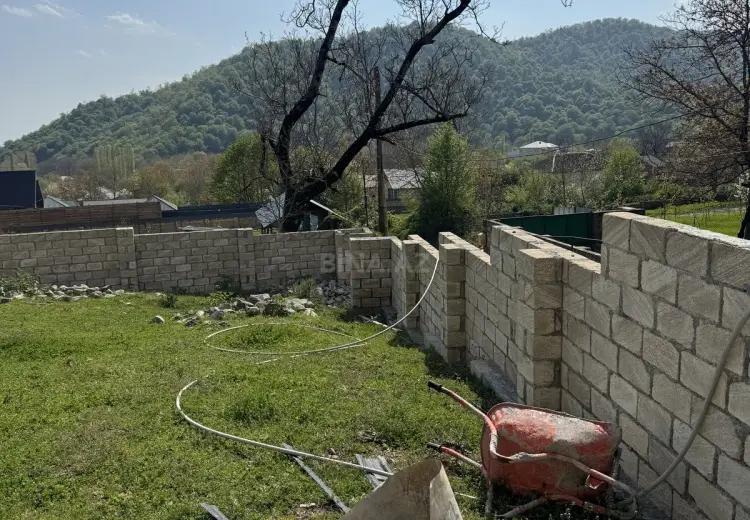 3 sot Torpaq Satılır, Qəbələ