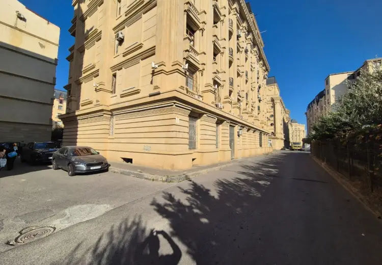 140 m² Obyekt / Ofis Satılır, Bayıl qəs., Səbail, Bakı