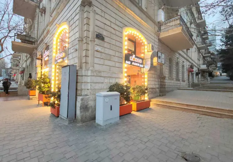 100 m² Obyekt / Ofis Kirayə (aylıq), Səbail, Bakı