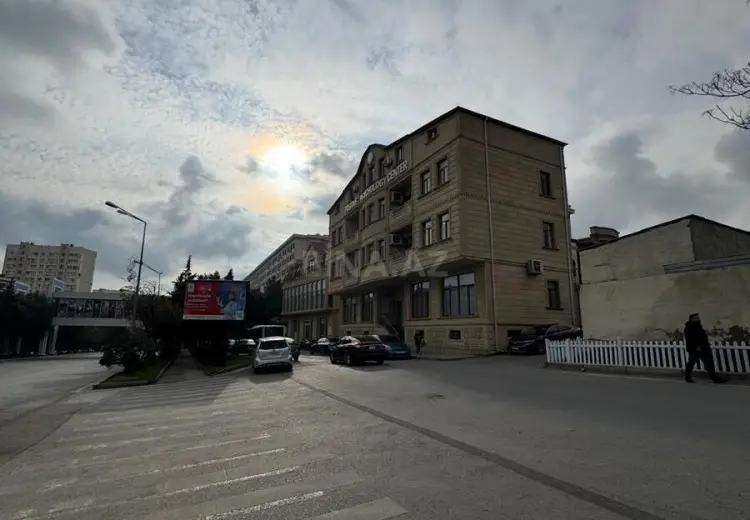 1200 m² Obyekt / Ofis Satılır, Binəqədi, Bakı
