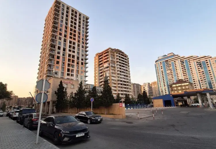 3 otaqlı mənzil , Bakı
