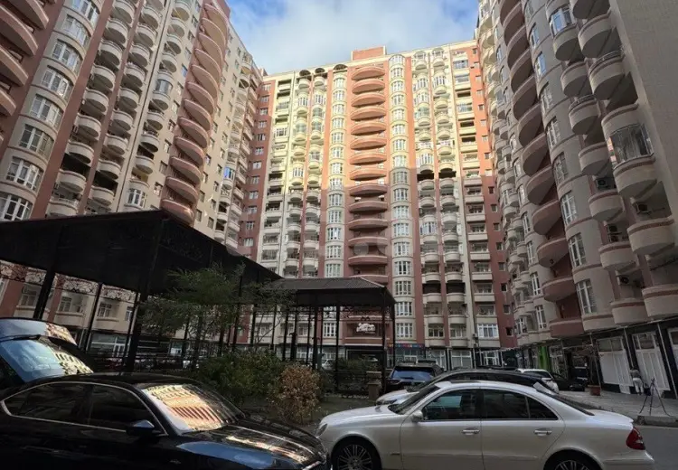 3 otaqlı mənzil , Badamdar qəs., Səbail, Bakı