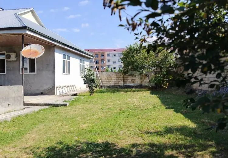 3 otaqlı mənzil , Şəki