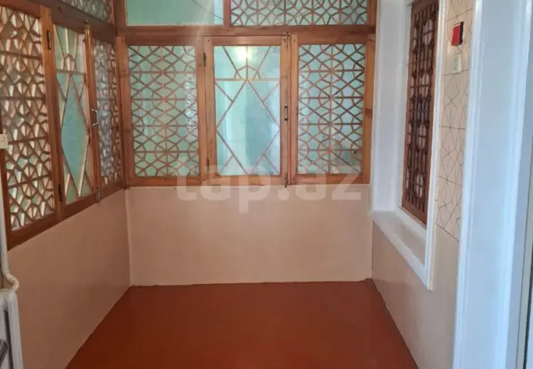 3 otaqlı mənzil , Şəki