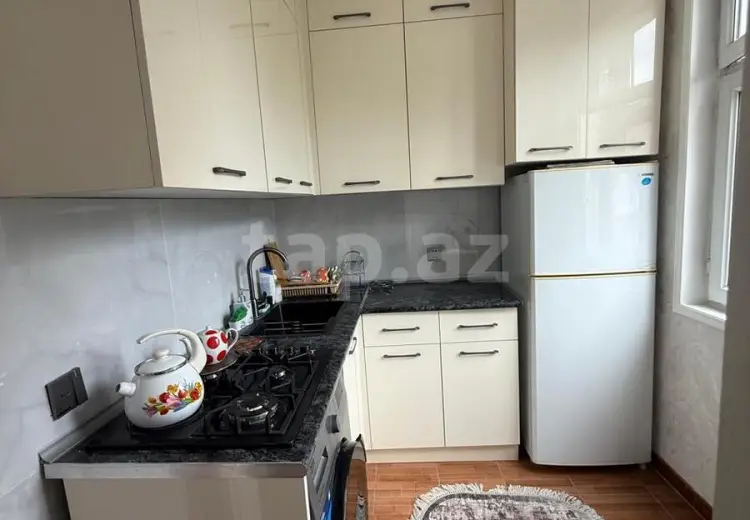 3 otaqlı mənzil , Bakı