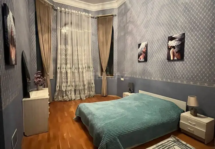 8 otaqlı mənzil Satılır, Badamdar qəs., Səbail, Bakı