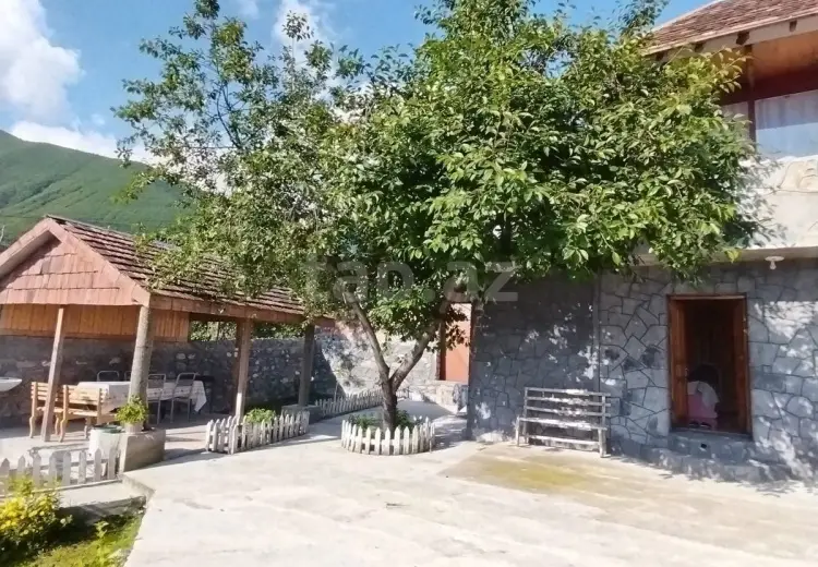 3 otaqlı mənzil , Şəki