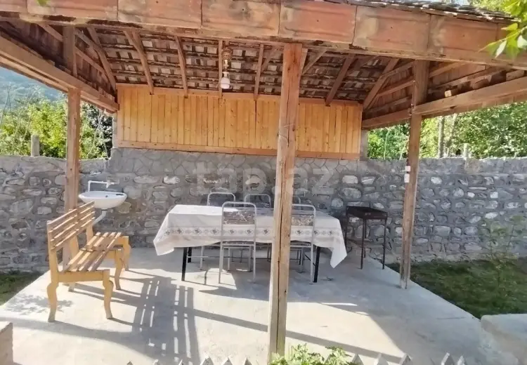3 otaqlı mənzil , Şəki