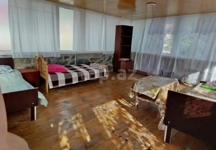 3 otaqlı mənzil , Şəki