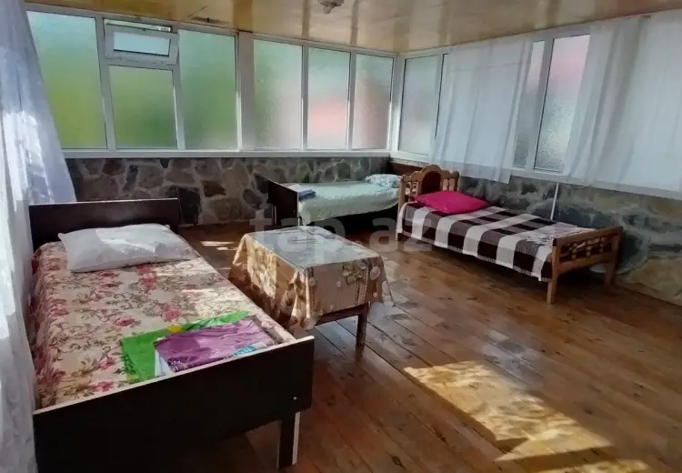 3 otaqlı mənzil , Şəki