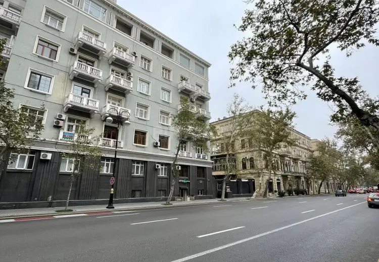 3 otaqlı mənzil Satılır, Sahil qəs., Səbail, Bakı