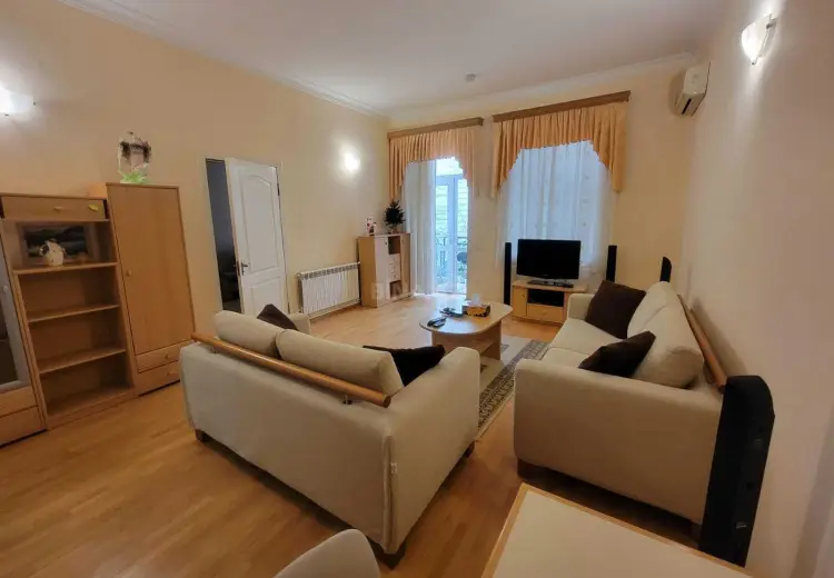 2 otaqlı mənzil Satılır, Səbail, Bakı