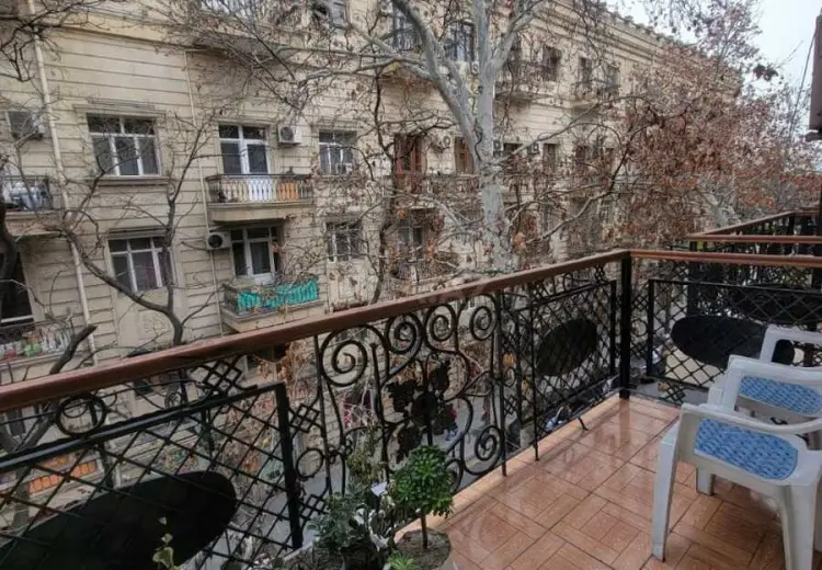 2 otaqlı mənzil Satılır, Səbail, Bakı