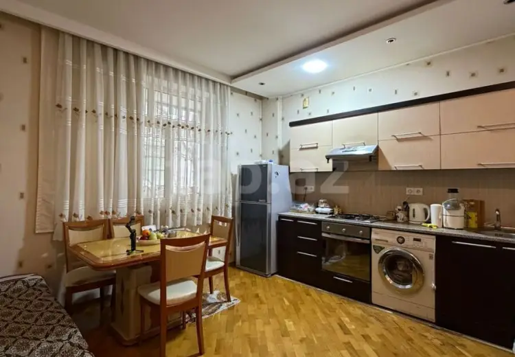 3 otaqlı mənzil , Bakı
