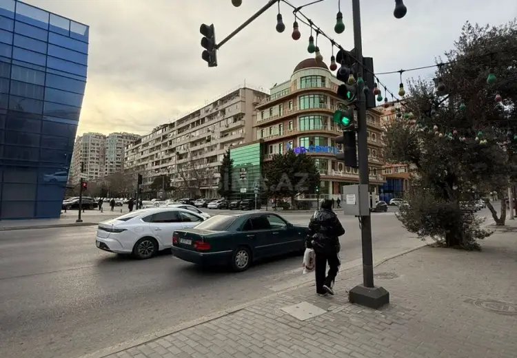 286 m² Obyekt / Ofis Satılır, Nərimanov, Bakı