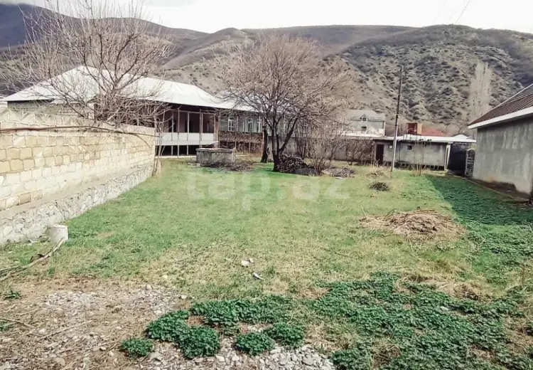 3 otaqlı mənzil , Şəki