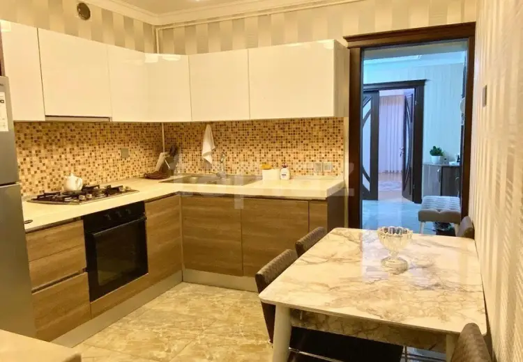 3 otaqlı mənzil , Bakı