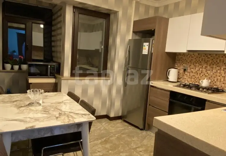 3 otaqlı mənzil , Bakı