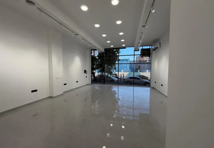 67 m² Obyekt / Ofis Kirayə (aylıq), Nizami, Bakı