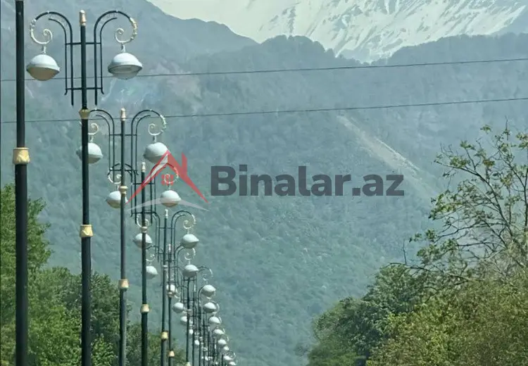 12 sot Torpaq Satılır, Qəbələ