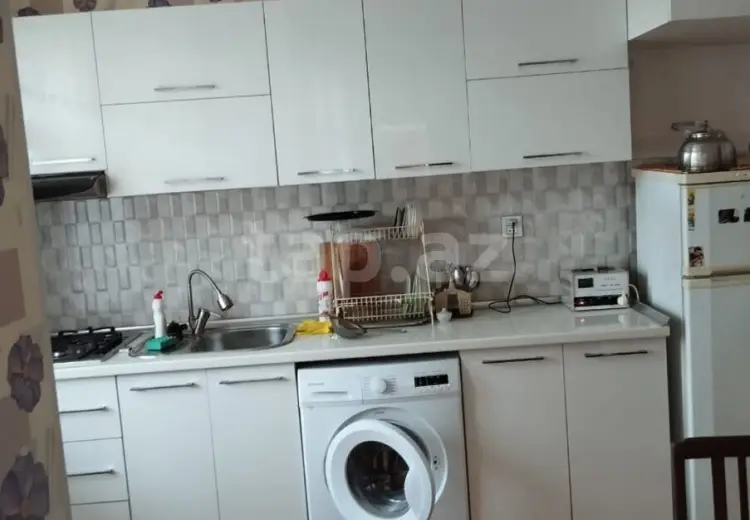 3 otaqlı mənzil , Şəki