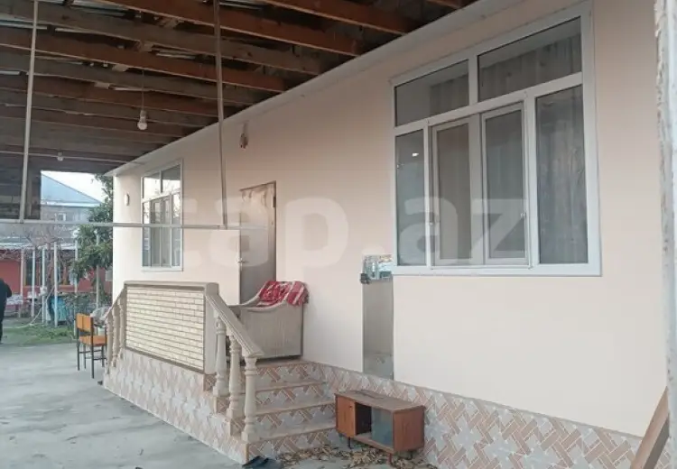 3 otaqlı mənzil , Şəki
