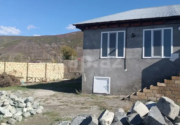 3 otaqlı mənzil , Şəki